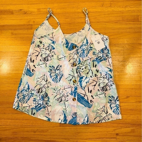 Buttoned tank top pastel colours wood buttons leaves foliage adjustable straps - Picture 5 of 11